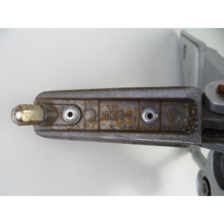 SUPPORTO CON PEDANA ANTERIORE PILOTA SINISTRA ORIGINALE YAMAHA FZ6 2007