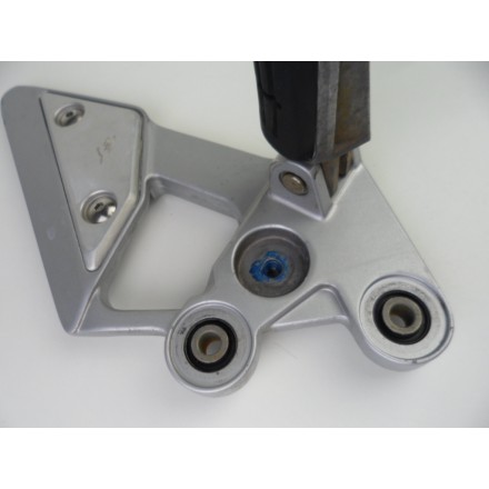 SUPPORTO CON PEDANA ANTERIORE PILOTA SINISTRA ORIGINALE YAMAHA FZ6 2007