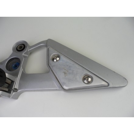 SUPPORTO CON PEDANA ANTERIORE PILOTA SINISTRA ORIGINALE YAMAHA FZ6 2007