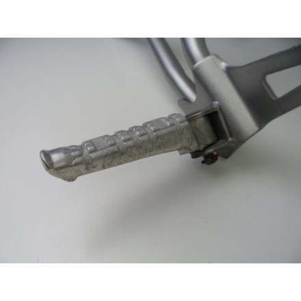 TELAIO SUPPORTO PEDANE TELAIETTO GRUPPO POSTERIORE ORIGINALE YAMAHA FZ6 2007