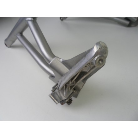TELAIO SUPPORTO PEDANE TELAIETTO GRUPPO POSTERIORE ORIGINALE YAMAHA FZ6 2007