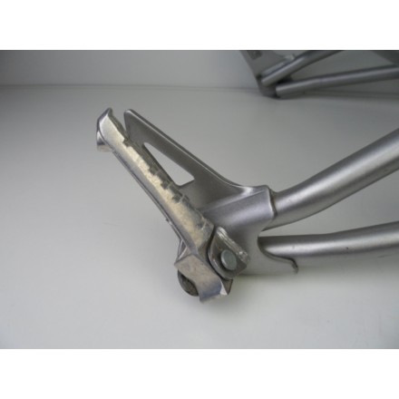 TELAIO SUPPORTO PEDANE TELAIETTO GRUPPO POSTERIORE ORIGINALE YAMAHA FZ6 2007