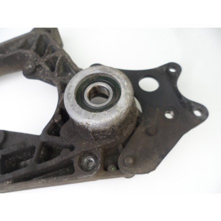 STAFFA MARMITTA SUPPORTO SCARICO RUOTA POSTERIORE ORIGINALE PIAGGIO MP3 250 2007