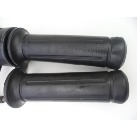SET 2 MANOPOLE COMANDO GAS CON CAVO ACCELERATORE ORIGINALE HONDA SH 150 2006