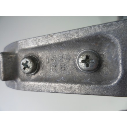 SUPPORTO CON PEDANA ANTERIORE PILOTA DESTRA ORIGINALE KAWASAKI ZR-7 S 2004