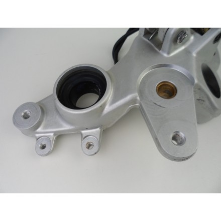 82410711A SUPPORTO CON PEDANA ANTERIORE DESTRA DUCATI MULTISTRADA 1000 DS 2004