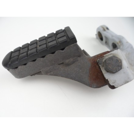 SUPPORTO CON PEDANA ANTERIORE PILOTA DESTRA ORIGINALE APRILIA PEGASO 650 1998