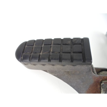 SUPPORTO CON PEDANA ANTERIORE PILOTA DESTRA ORIGINALE APRILIA PEGASO 650 1998