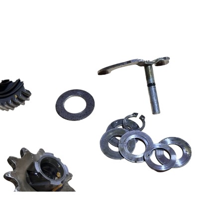 SET INGRANAGGI TRASMISSIONE PEDALI CICLOMOTORE ORIGINALE PEUGEOT 105 E 1985