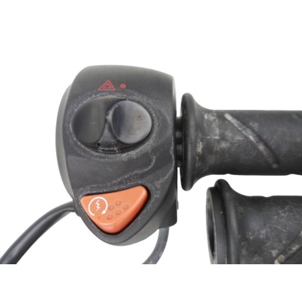 COMANDO GAS COMMUTATORE DESTRO ORIGINALE PEUGEOT SATELIS 250 (2006-2013)