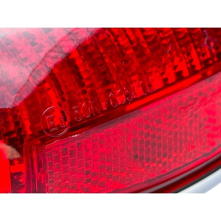 TRIOM FARO LUCE STOP FANALE POSTERIORE PER PIAGGIO VESPA 125 150 50 ET2 ET4