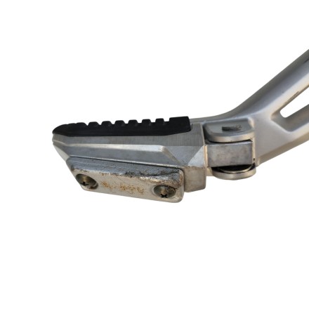 GRUPPO PEDANA POGGIAPIEDI DESTRA ORIGINALE SUZUKI GSR 600 2006