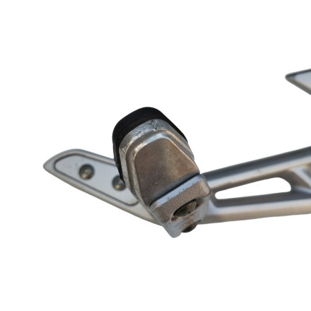 GRUPPO PEDANA POGGIAPIEDI DESTRA ORIGINALE SUZUKI GSR 600 2006