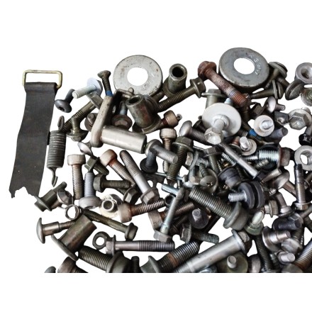 KIT VITERIA BULLONERIA PERNI VITI BULLONI ORIGINALE SUZUKI GSR 600 2006