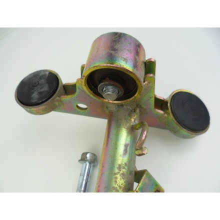 BRACCIO OSCILLANTE POSTERIORE SUPPORTO MOTORE/TELAIO HONDA PANTHEON 125 2003