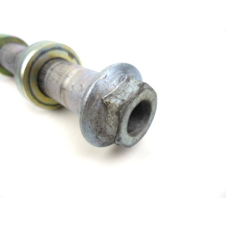 ASSE PERNO FISSAGGIO CERCHIO POSTERIORE CON DISTANZIALI HONDA CBR 600 F 2003