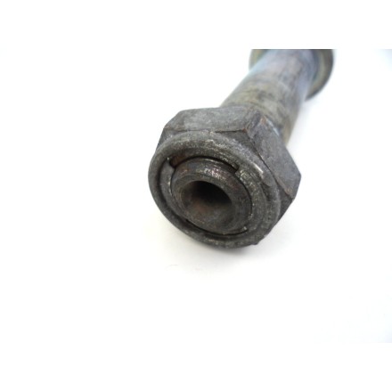 ASSE PERNO FISSAGGIO CERCHIO POSTERIORE CON DISTANZIALI HONDA CBR 600 F 2003