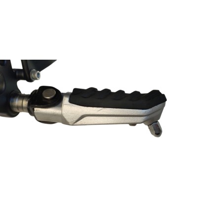 QJ Motor SRK 125 S 2024 GRUPPO PEDANA ANTERIORE SINISTRA ORIGINALE