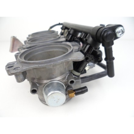 CORPO FARFALLATO COMPLETO CON INIETTORI BENZINA TRIUMPH STREET TRIPLE 675 2010