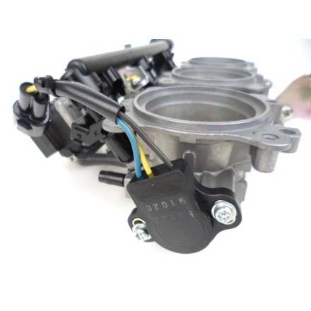 CORPO FARFALLATO COMPLETO CON INIETTORI BENZINA TRIUMPH STREET TRIPLE 675 2010