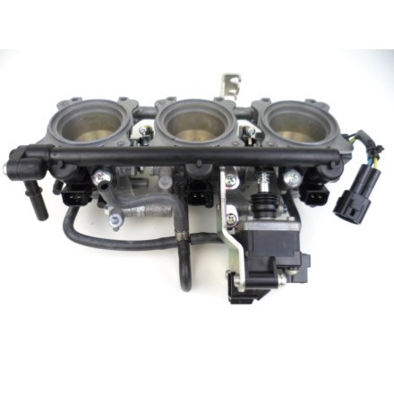 CORPO FARFALLATO COMPLETO CON INIETTORI BENZINA TRIUMPH STREET TRIPLE 675 2010