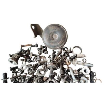 VITERIA & BULLONERIA PERNI BULLONI ORIGINALE SUZUKI UH 150 BURGMAN 2005