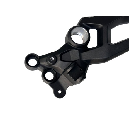 PIASTRA SUPPORTO PEDANA SINISTRA ORIGINALE DUCATI MONSTER 937 SP 950 (2022-2024)