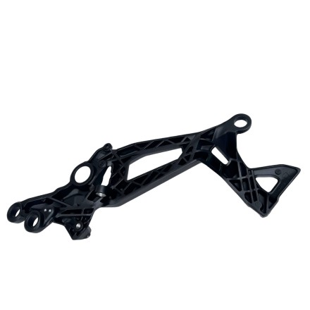 PIASTRA SUPPORTO PEDANA DESTRA ORIGINALE DUCATI MONSTER 937 + SP 950 (2022-2024)