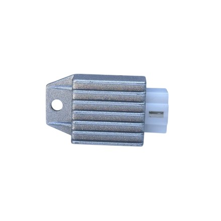 REGOLATORE DI TENSIONE PER MBK booster / flipper minarelli / AGILITY 50 4 pin  (VEDERE DESCRIZIONE PER APPLICAZIONI)