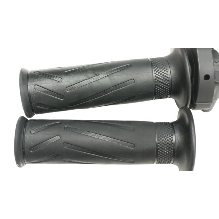 SET MANOPOLE COMANDO GAS CON CAVI ORIGINALE YAMAHA MTT690 Tracer 700 2023