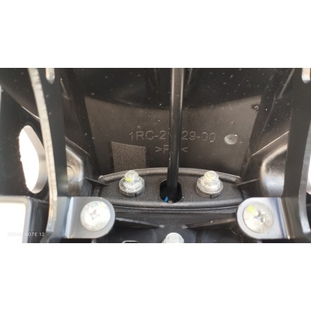 PARAFANGO PORTATARGA POSTERIORE ORIGINALE YAMAHA MTT690 Tracer 700 2023