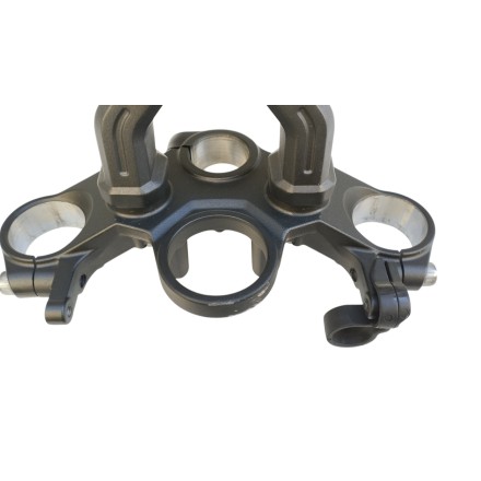 PIASTRA FORCELLA BASE SUPERIORE ORIGINALE YAMAHA MTT690 Tracer 700 2023