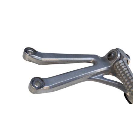 SUPPORTO PEDANA POSTERIORE DESTRA ORIGINALE YAMAHA YZF-R1 2003