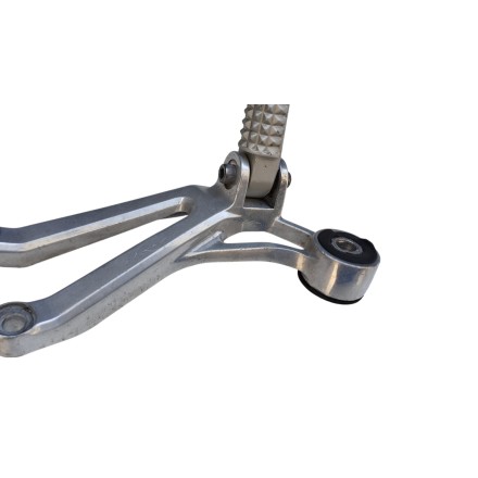 SUPPORTO PEDANA POSTERIORE DESTRA ORIGINALE YAMAHA YZF-R1 2003