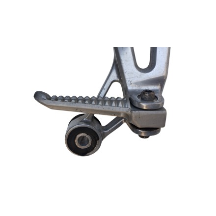 SUPPORTO PEDANA POSTERIORE DESTRA ORIGINALE YAMAHA YZF-R1 2003