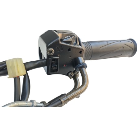 COMMUTATORE MANOPOLE COMANDO GAS DESTRO ORIGINALE YAMAHA YP 250 Majesty 2002