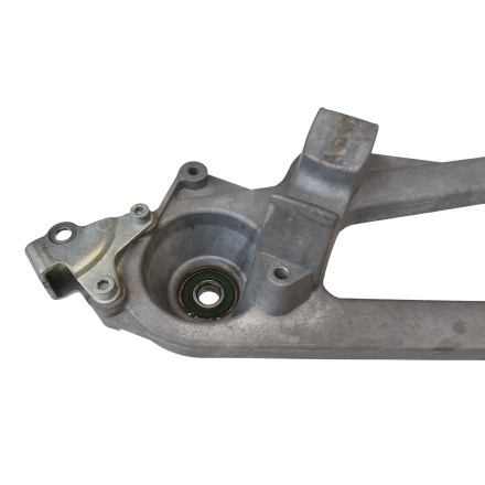 SUPPORTO MOTORE STAFFA RUOTA SCARICO ORIGINALE PIAGGIO X8 400 2006