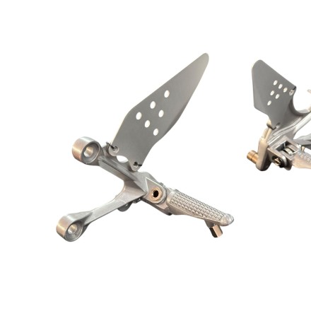 KIT PEDANE ANTERIORI COMPLETE NUOVE PER KAWASAKI ZX-6R Ninja (2005-2008)