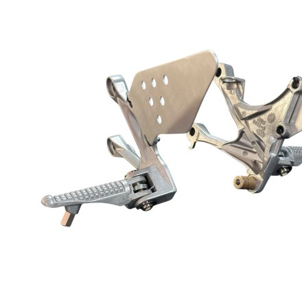 KIT PEDANE ANTERIORI COMPLETE NUOVE PER KAWASAKI ZX-6R Ninja (2005-2008)