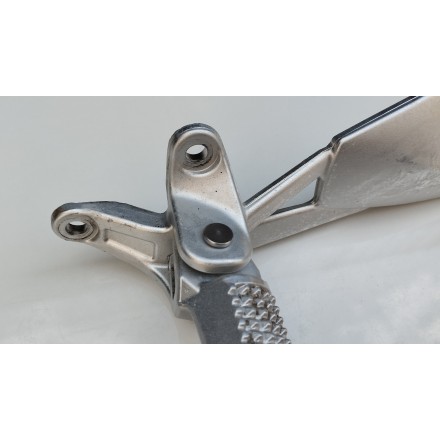 SUPPORTO PEDANA ANTERIORE PILOTA SINISTRA ORIGINALE BMW K1200 R 2006