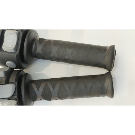 SET COMMUTATORI BLOCCHETTI MANOPOLE COMANDO GAS ORIGINALE BMW K1200 R 2006