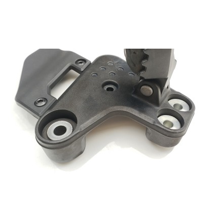 SUPPORTO PEDANA ANTERIORE PILOTA SINISTRA ORIGINALE CFMOTO 800MT EXPLORE 2023