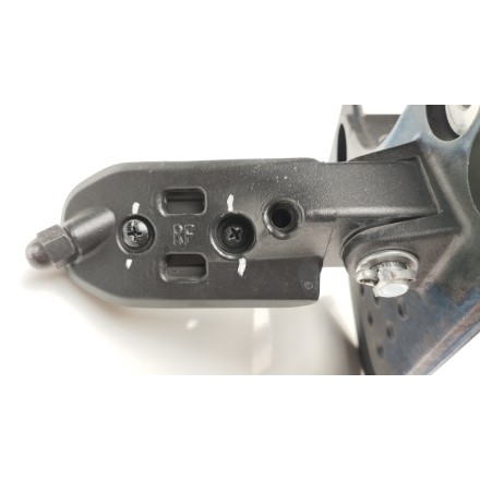 SUPPORTO PEDANA ANTERIORE PILOTA DESTRA ORIGINALE CFMOTO 800MT EXPLORE 2023