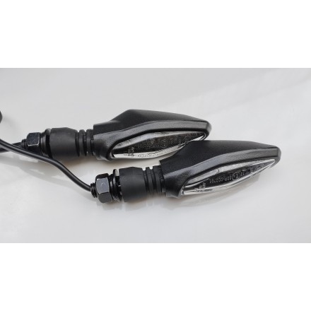 COPPIA FRECCE INDICATORI DI DIREZIONE POSTER. ORIGINALE CFMOTO 800MT EXPLORE 2023