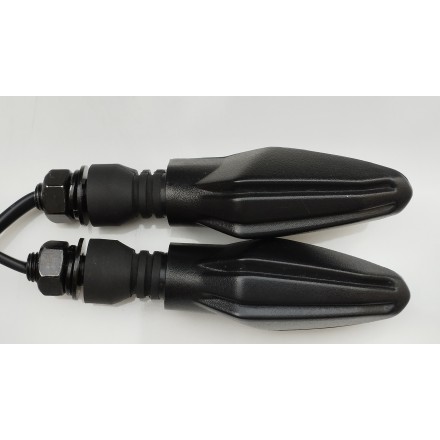 COPPIA FRECCE INDICATORI DI DIREZIONE POSTER. ORIGINALE CFMOTO 800MT EXPLORE 2023