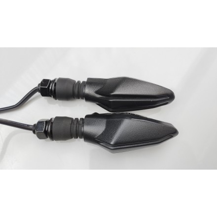 COPPIA FRECCE INDICATORI DI DIREZIONE POSTER. ORIGINALE CFMOTO 800MT EXPLORE 2023