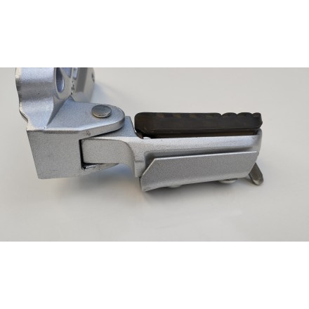 GRUPPO SUPPORTO PEDANA ANTERIORE SINISTRA ORIGINALE VOGE VALICO 500 DSX 2022