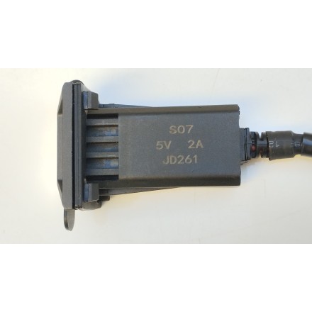 PRESA USB ELETTRICA ATTACCO CELLULARE ORIGINALE QJMotor SRT 800 2024