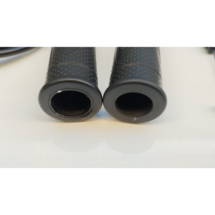 SET 2 MANOPOLE COMANDO GAS + CAVI ACCELERATORE ORIGINALE QJMotor SRT 800 2024