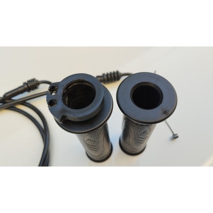SET 2 MANOPOLE COMANDO GAS + CAVI ACCELERATORE ORIGINALE QJMotor SRT 800 2024